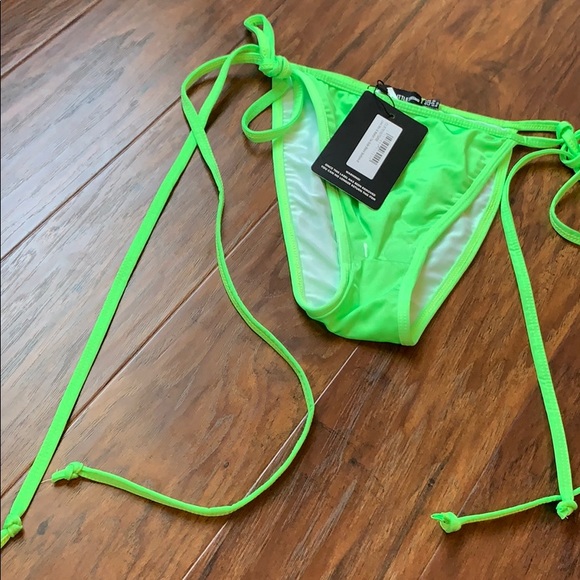 PrettyLittleThing bikini bottom - Picture 6 of 6